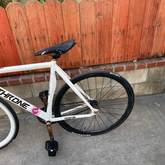 Phantom throne - Picture 6 of 6